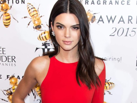 Kendall Jenner sorprende con radical cambio