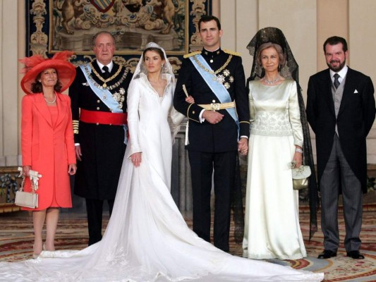 Su boda se llevó a cabo en la catedral de la Almudena de Madrid, España el 22 de mayo de 2004, ante más de 1200 invitados.