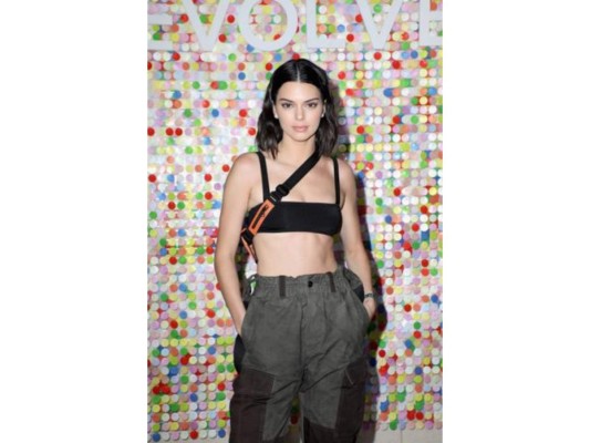 En el 2018 en Coachella con un look de Cargo Pants y un top que amamos.
