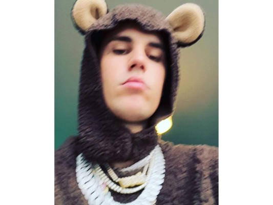 Justin Bieber eligió disfrazarse de un osito para 2021.