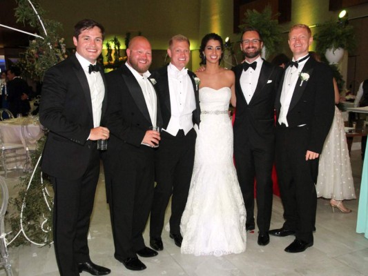 Memorable recepción de la boda de Ivanna Molina y Jon Tye
