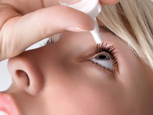 #10 Llevar lentes de contacto cuando tienes los ojos irritados