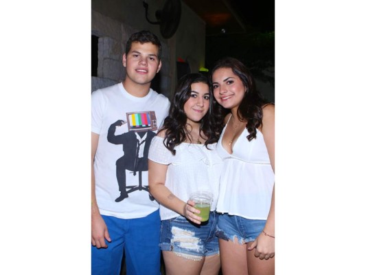 Neon Party por una noble causa