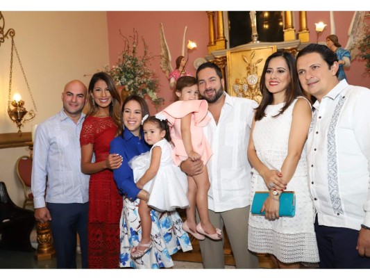 Milton, Ana Cruz, Elena, Vivianne Isabll, Emilio Maldonado, Luna Sabat y Steven Simón (fotografías: Hector Hernández)