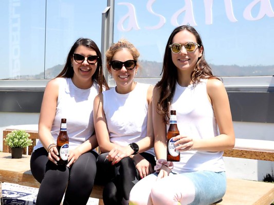 Asana Yoga y Michelob Ultra presentaron Rooftop Yoga 2019