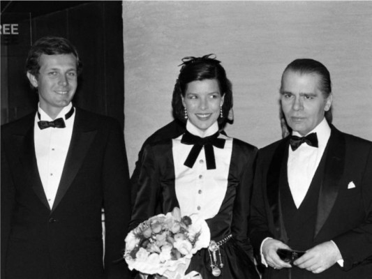 Esta relación se remonta a los años ochenta, cuando Lagerfeld, que ya llevaba casi dos décadas al frente de la casa Fendi y se colocó como cabeza visible de Chanel.