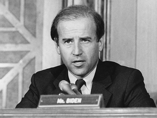 En 1972, Biden anunció que se postularía al Senado y competiría contra James Caleb Boggs, un republicano que cumplía 12 años en el Congreso. Con los ahorros de su familia, quienes le apoyaron como voluntarios a lo largo de su campaña, Biden promovió un programa que se enfocaba en el retiro de tropas de Vietnam, apoyo al movimiento de los derechos civiles y una redistribución más justa de la carga tributaria. Sorprendentemente Joe ganó con un estrechísimo margen: el 50,5 por ciento de los votos. A los 29 años se convirtió en el quinto senador más joven de Estados Unidos.