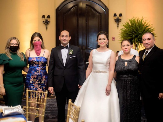 La boda de Azaria Martínez y Fernando Torres