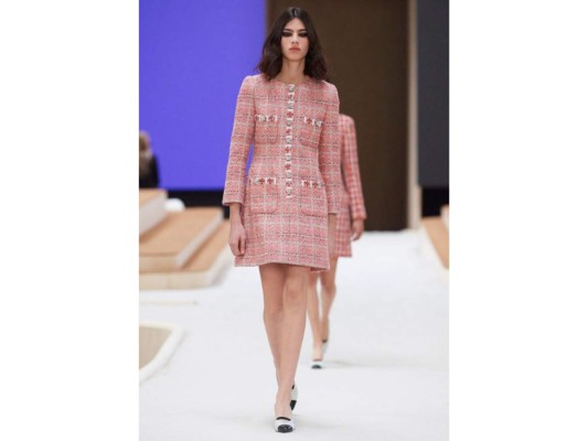 Chanel presenta colección Alta Costura Primavera-Verano 2022