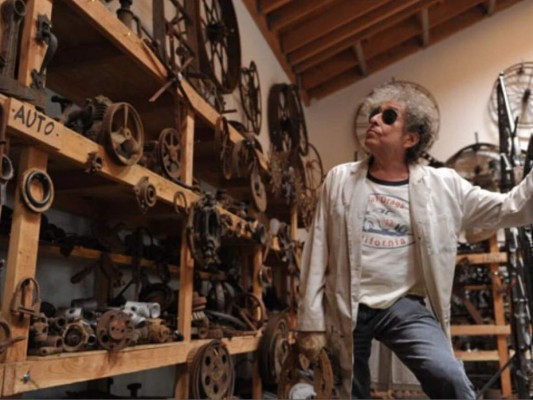 La leyenda Bob Dylan es escultor de hierro, crea piezas hermosas.