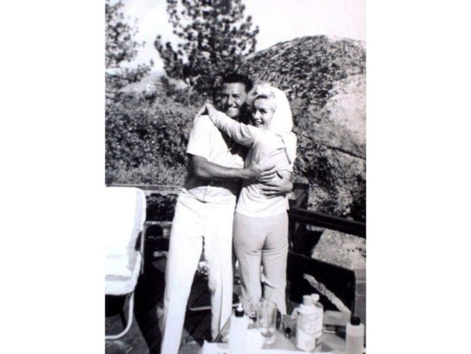 Marilyn Monroe<br/>En esta foto observamos a Marilyn Monroe con el pianista de jazz Buddy Greco en agosto de 1962, pocos días antes de su muerte por sobredosis de barbitúricos.<br/>