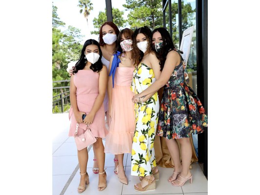 Andrea Faldas, Isabel Napky, Marcela Nolasco, Andrea Morales y Diana Castillo.