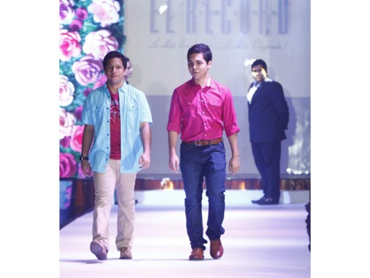 Spring Fashion Show 2016 de los seniors EIS  