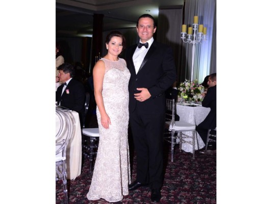 La boda de Ashley Rodgers y Cameron McNab