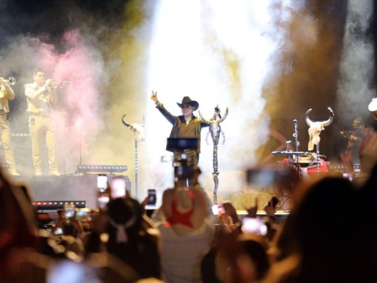 Exitoso concierto de Christian Nodal en Honduras