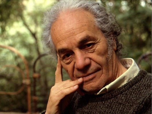 8-Nicanor Parra: poeta y matemático de origen Chileno, falleció el 23 de Enero a los 103 años de edad por causas naturales.