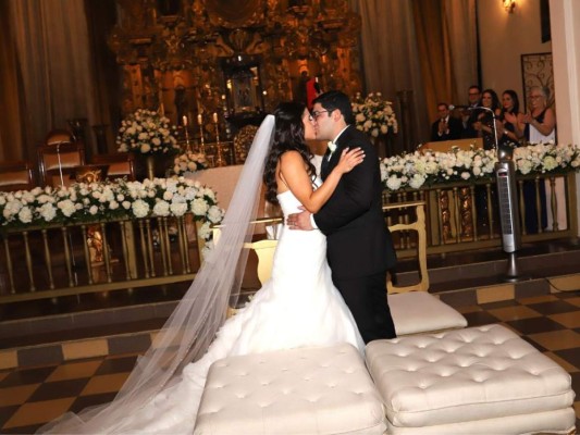 ¡Felicidades Asti y Camila! Fotos: Héctor Hernández