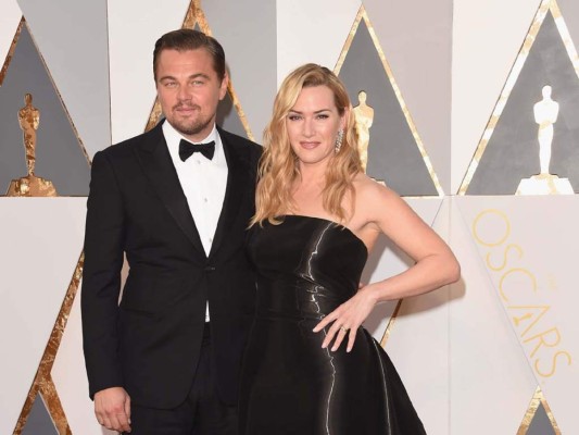 La amistad de Leonardo DiCaprio y Kate Winslet es incondicional. La actriz celebró la victoria del actor al recibir su primer Oscar.