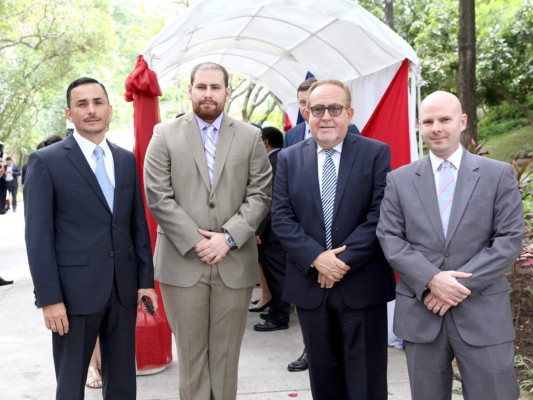 Recepción en casa del embajador James Nealon para celebrar el 4 de julio  