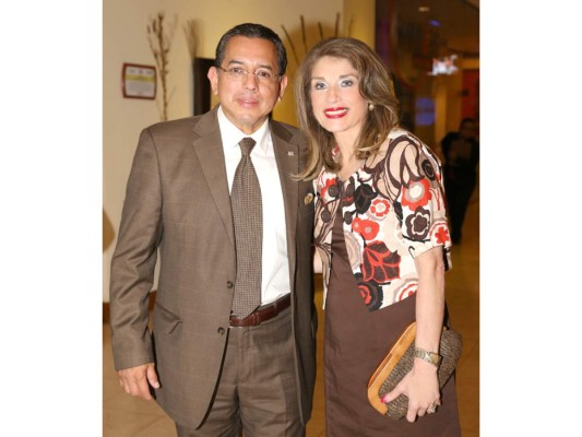 Alessandra Foletti inaugura exposición de arte en el Marriott