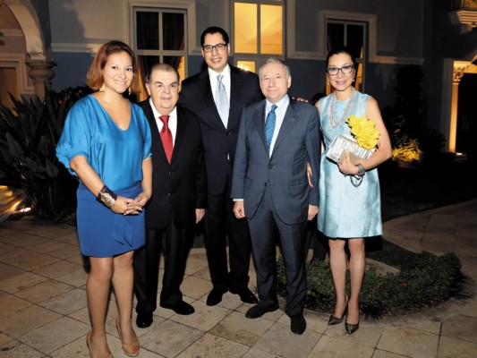 Pia Ferrari, Rafael Ferrari, Sebastián Pastor, Jean Todt y Michelle Yeoh (Foto Hector Hernández)