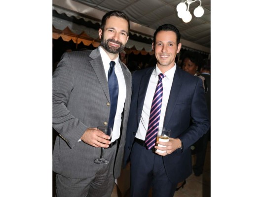 Recepción para despedir al embajador James Nealon