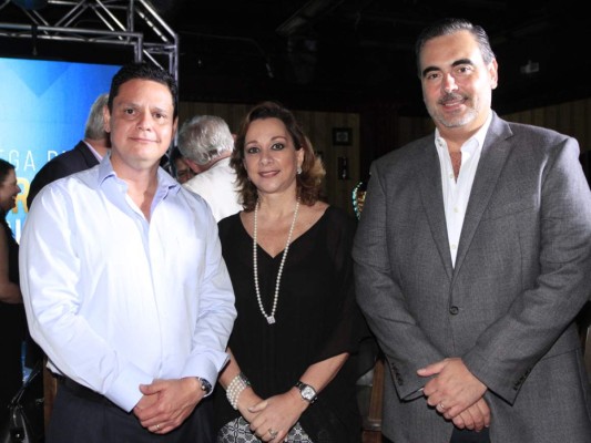 Alegre despedida para Boyce Lloyd  