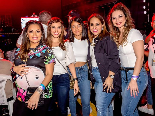 Andrea Quintana, Alejandra Córdoba, Marisela Bonilla, Gloria Reyes y Daniela Albiñana.