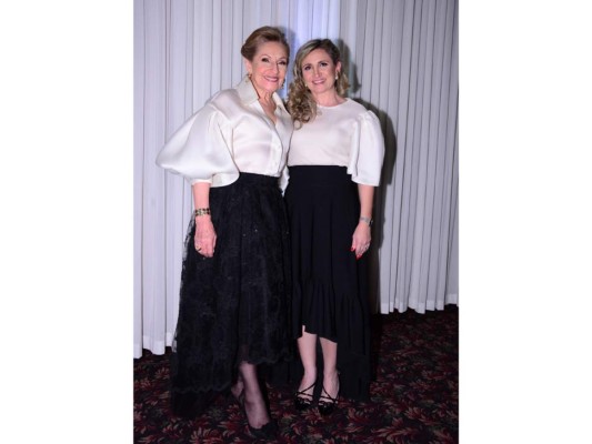 La boda de Ashley Rodgers y Cameron McNab