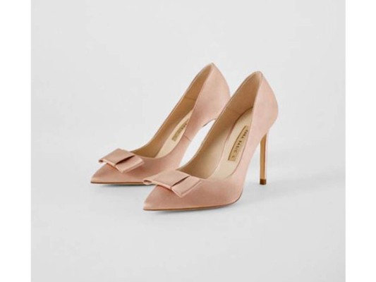 Zara: Heels con detalle de chongo en la parte frontal