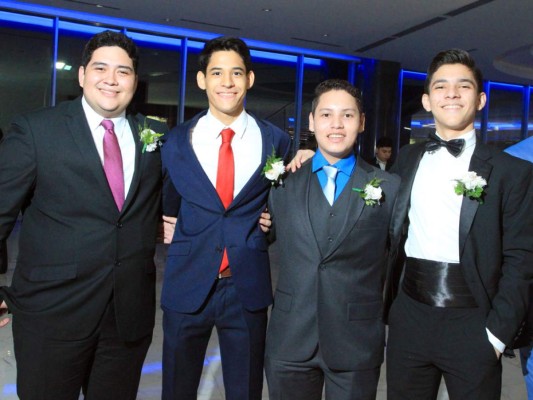 Prom night de los seniors del Valle de Sula