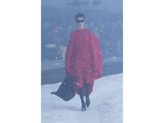 Balenciaga deja gran mensaje en su colección Otoño/Invierno 2022