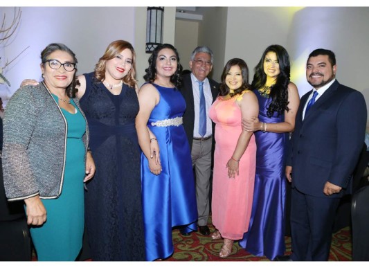 Invitados a la prom night de la Liberty School