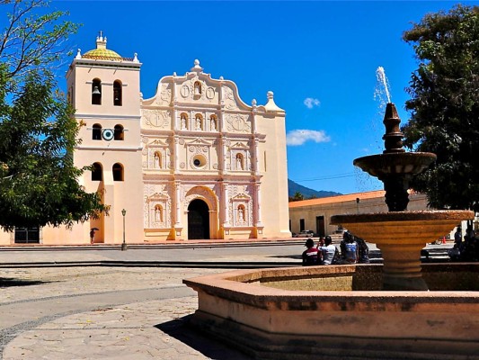 Disfruta de la propuesta cultural y religiosa de Comayagua, excapital de Honduras