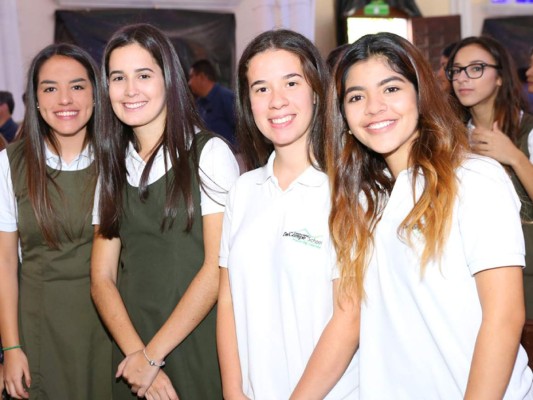 Misa para los seniors 2017 de la DelCampo International School