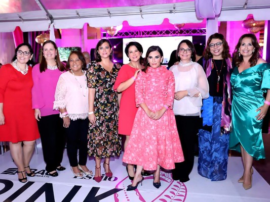 Rosemonde Abedrabbo de García, Claudia de Ceballos, Sandra de Madrid, Valeria Ríos, Reina Irene Mejía de Chinchilla, Blanca Bendeck, Lia Bueso de Castellanos, Laura de Simón, Karen de Pineda