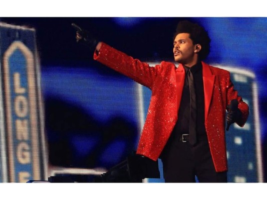 ¡Los mejores memes de The Weekend en el Super Bowl!