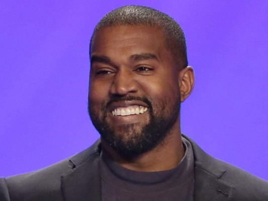 Kanye West fue considerado multimillonario por Forbes en abril de 2020, por la cantidad de 1.8 mil millones de dólares.