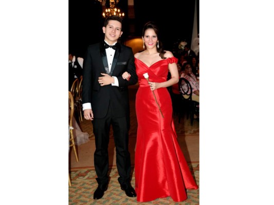 Desfile de los Seniors 2017 Del Campo International School