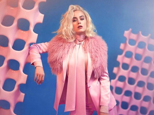 La compositora y cantante Katy Perry inteprete de la canción 'Chained to the Rhythm '.