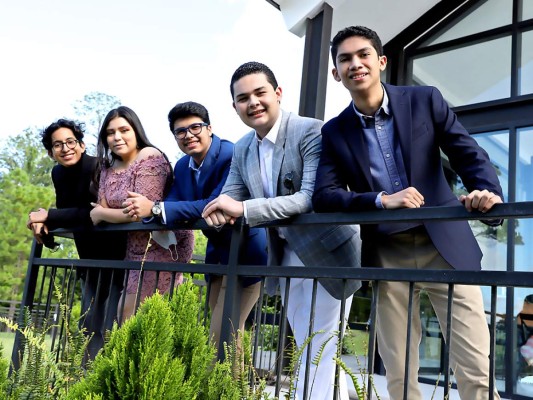 Jorge López, Katia Amador, Lorenzo Aplicano, Pablo Reyes y Juan Agüero.