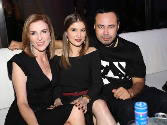 Tissy Lardizabal, Andrea Moncada y Carlos Campos