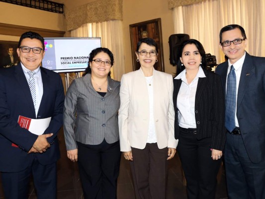 Entrega de Premio Nacional a la Corresponsabilidad Empresarial para la Educación