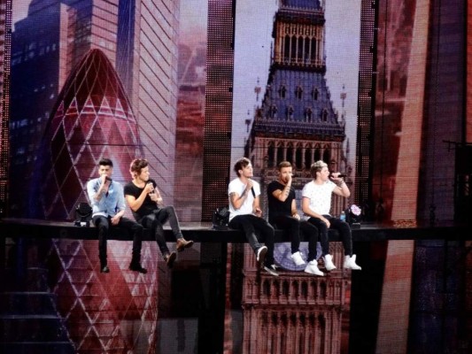 El 23 de febrero de 2013 comenzó el Take Me Home Tour, el cual tuvo 122 conciertos en cuatro continentes. Terminó en noviembre del mismo año, siendo un éxito total. Es importante mencionar que esta gira le dio su primera oportunidad a la banda australiana 5 Seconds Of Summer.<br/>