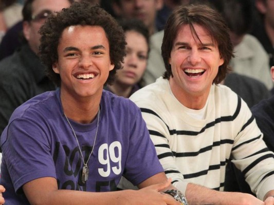 Tom Cruise adora pasar tiempo con sus hijos, lo hemos visto en reiteradas ocasiones saliendo a correr junto a ellos, asistiendo a partidos de futbol o yendo de compras. Tom es un padre amoroso y no duda en demostrárselos a Suri, su hija biológica, como también con Isabella y Connor, hijos que adoptó con Nicole Kidman.<br/>