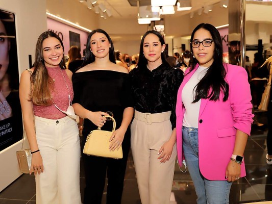 Angie Vilorio, Cynthia García, Grecia Pagoaga y Reizel Vilorio