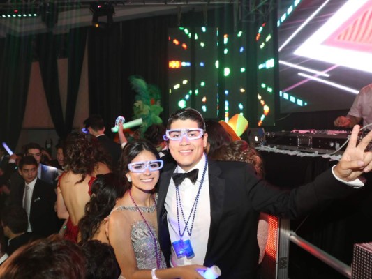 Senior Prom de la Escuela Americana