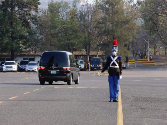 Reciben con honores el cuerpo del ex-presidente Rafael Leonardo Callejas