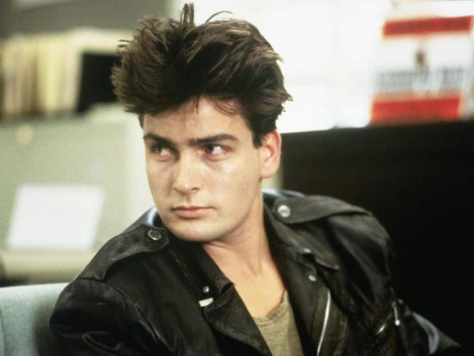 15 papeles icónicos que hicieron famoso a Charlie Sheen