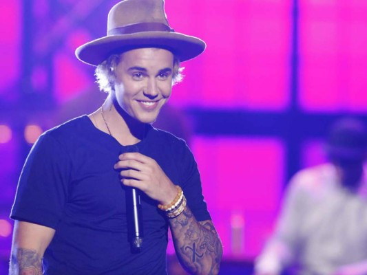 Justin Bieber 'canta' Big Girls Don't Cry en Lip Sync Battle